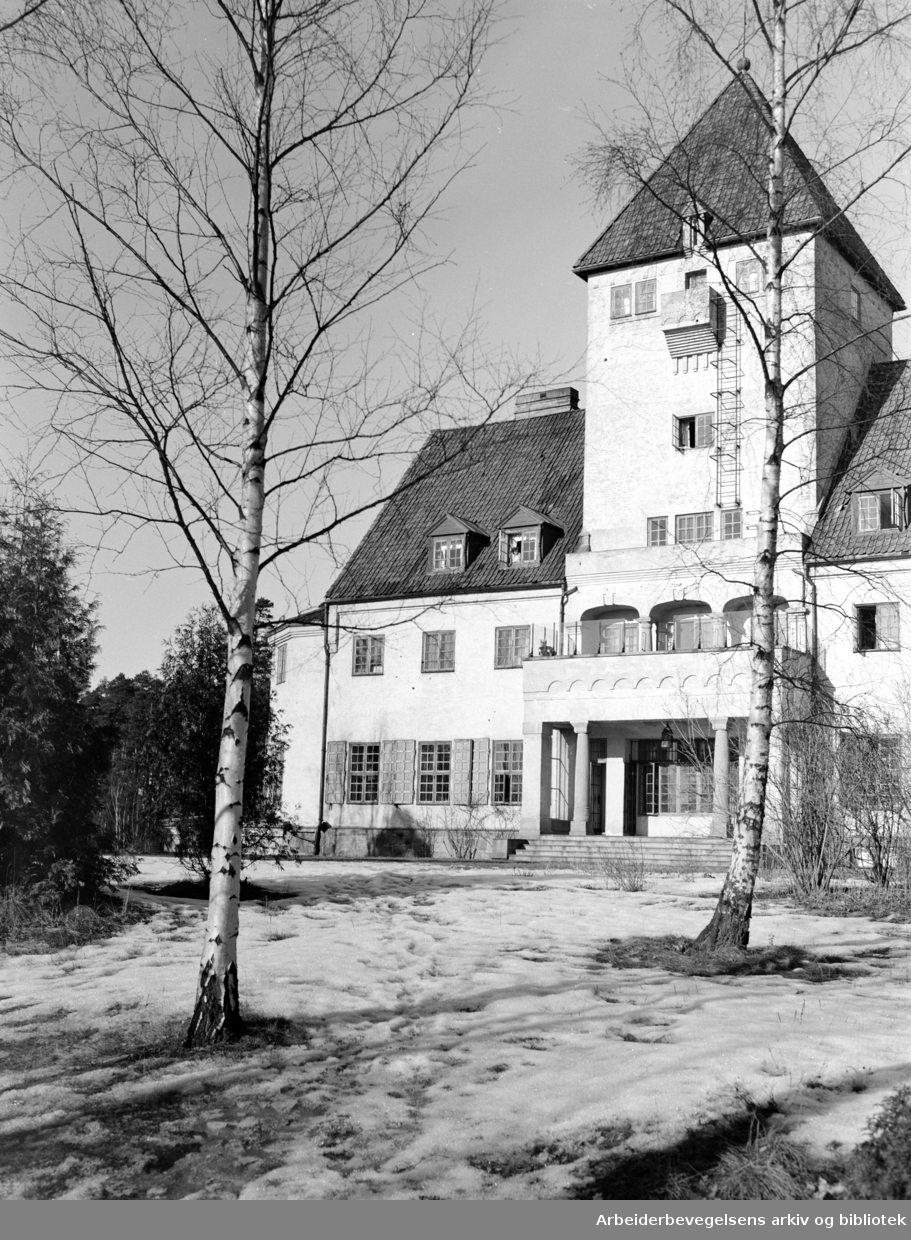 Villa Grande Pa Bygdoy Gimle Bygget For Skipsreder H Ostervold I 1917 Privatbolig For Maria Og