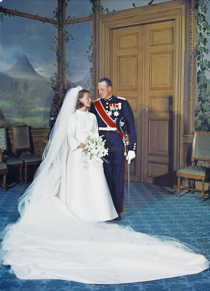 Kong Harald Og Dronning Sonja Bryllup - Merryheyn