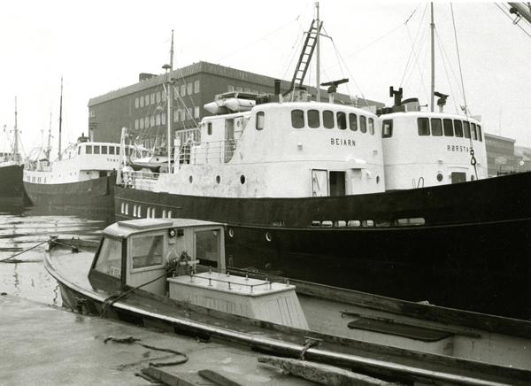 M/S 'Beiarn' (b.1951, Pusnes Mek. Verksted, Arendal) Og M/S 'Rørstad ...